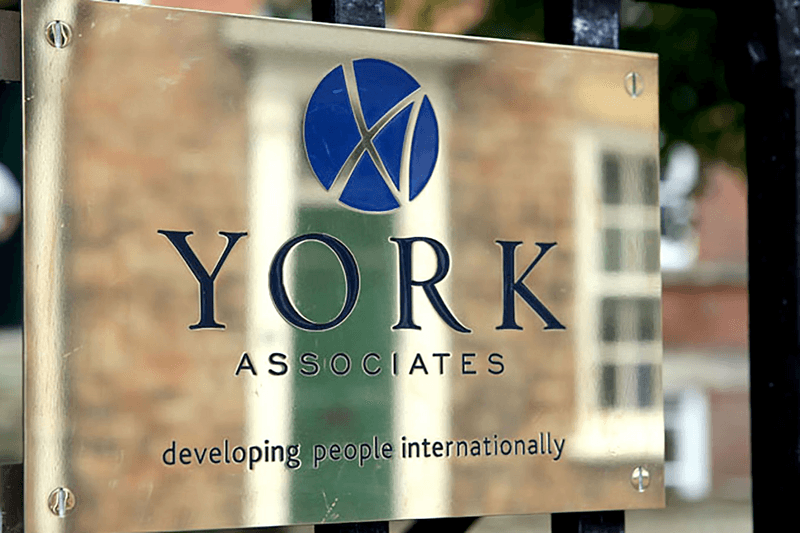 Séjour linguistique Angleterre, York, York Association, plaque de porte