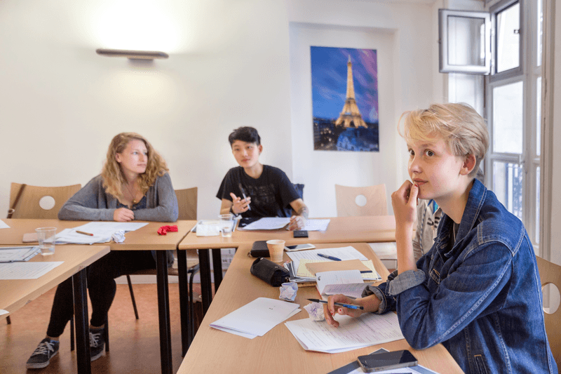 Séjour linguistique, France, E.L.F.E. Paris, Leçons